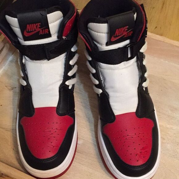 Nike Air Jordan Shoes - Picture 2 of 12